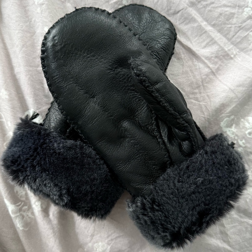 Sheepskin Mittens